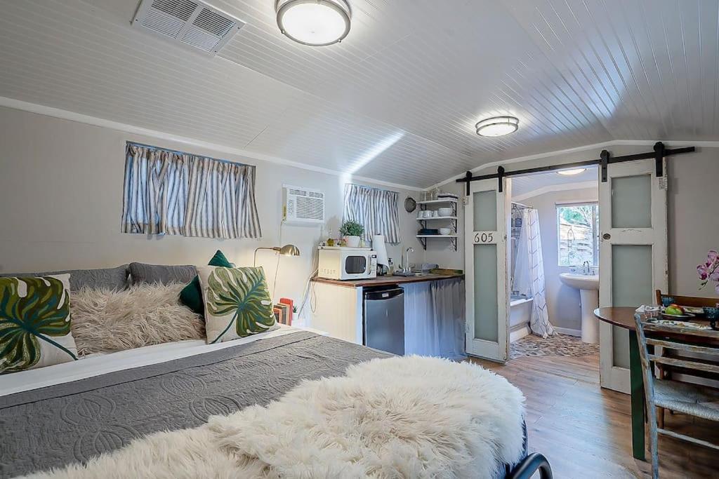 Cute Peaceful Tiny House Getaway W Backyard - Low Summer Rates! Tucson Ngoại thất bức ảnh