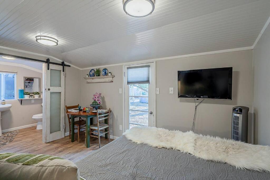 Cute Peaceful Tiny House Getaway W Backyard - Low Summer Rates! Tucson Ngoại thất bức ảnh